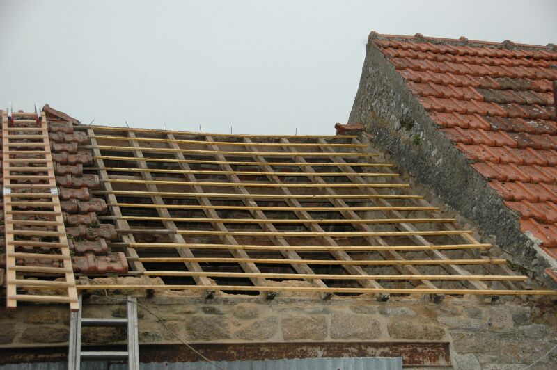 File:Roof atelier cidricole new before repair close up 2 1600 faa052021.jpg