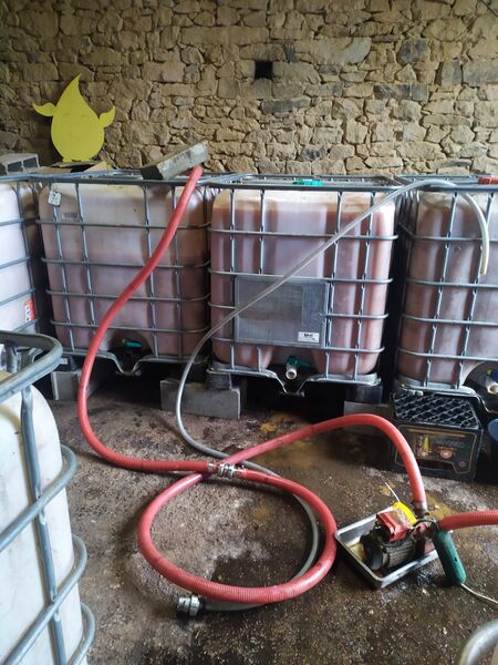 File:Cidre soutirage valcanville 1600 112025.jpg