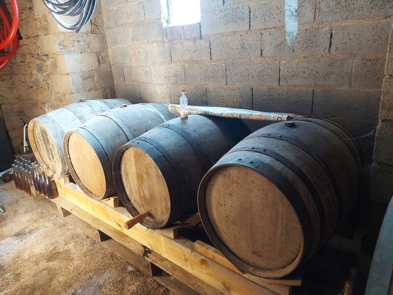 File:Calva barrels atelier 1600 js102023.jpg
