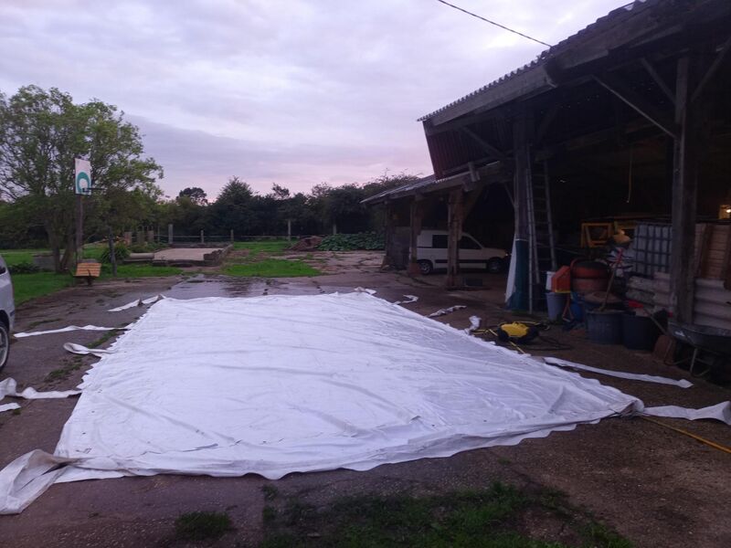 File:Tarp tent 5 10 m washing normandie082023.jpeg